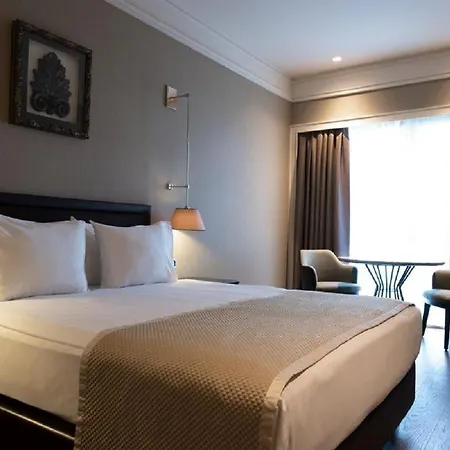 ومركز مؤتمرات ويندسور إسطنبول 5*