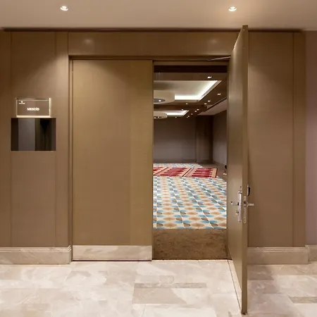 Windsor & Convention Center Ξενοδοχείο 5*