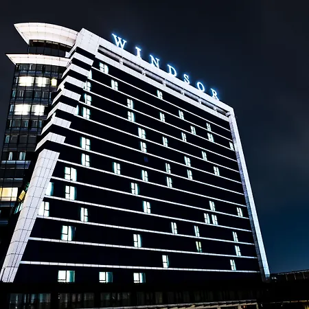 Windsor & Convention Center Hotel