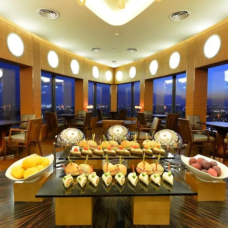 Windsor & Convention Center Hotel