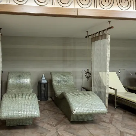 Hotel Windsor & Convention Center