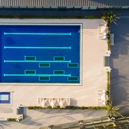 Windsor & Convention Center Hotel